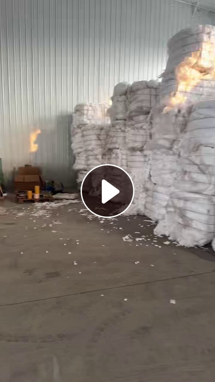 长期出售汽车吸音棉隔音棉边角料，汽车内饰料，可以开花造粒，现货40多吨