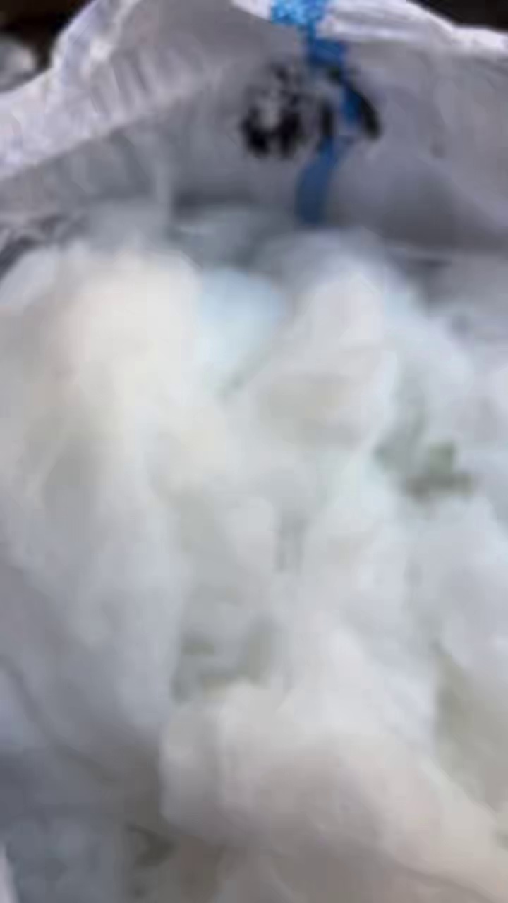 长期出售开松好的大化棉花，化纤棉，2.5D的，现货30吨