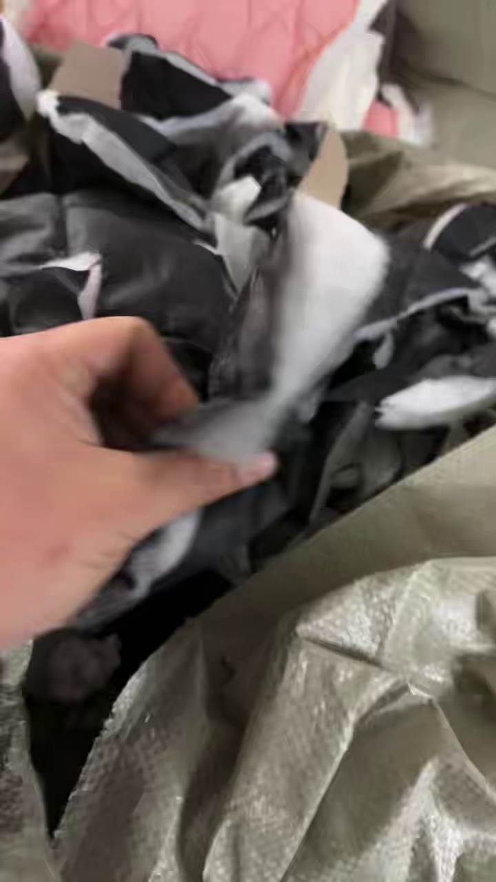 长期出售裁床厂下来的绗棉下脚料，绗棉边角料，月供十多吨