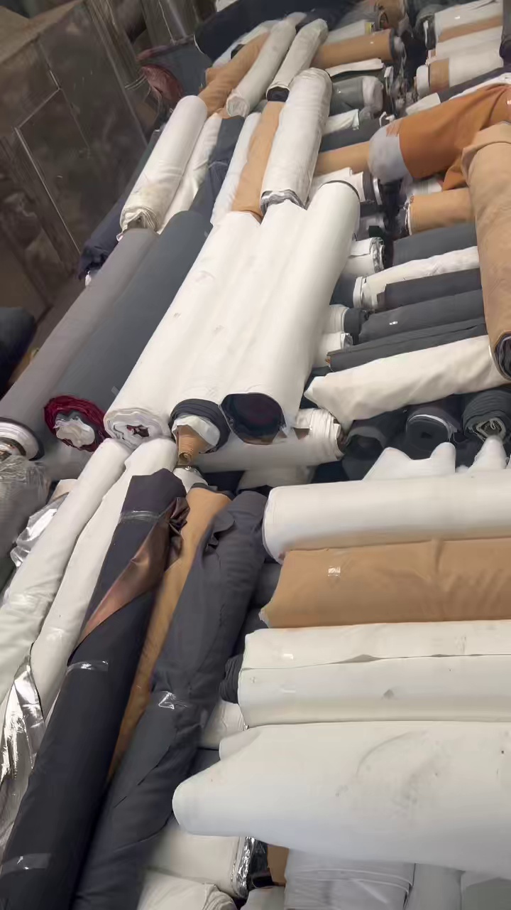 长期出售库存皮革，PU皮革，二等品，货在浙江温州