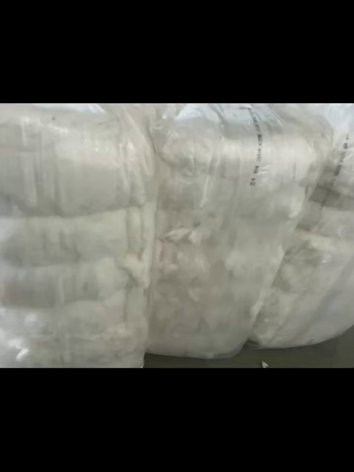 长期出售纯棉开花棉，纯棉回丝开出来的，100%纯棉，可以纺21支32支纱线，每个月100多吨