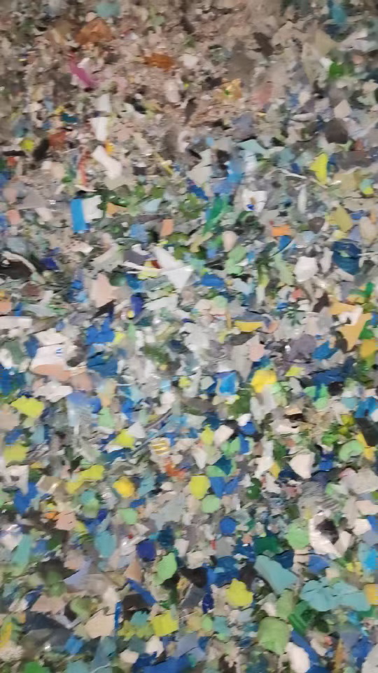 长期出售童车破碎料下来的硅胶尾料