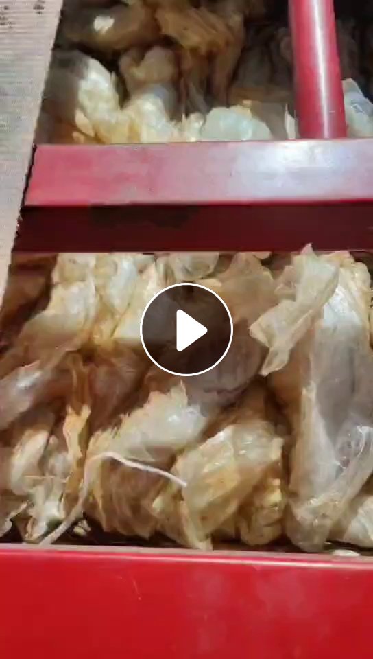 出售纯缠绕膜，上面带点胶带，现货五六十吨