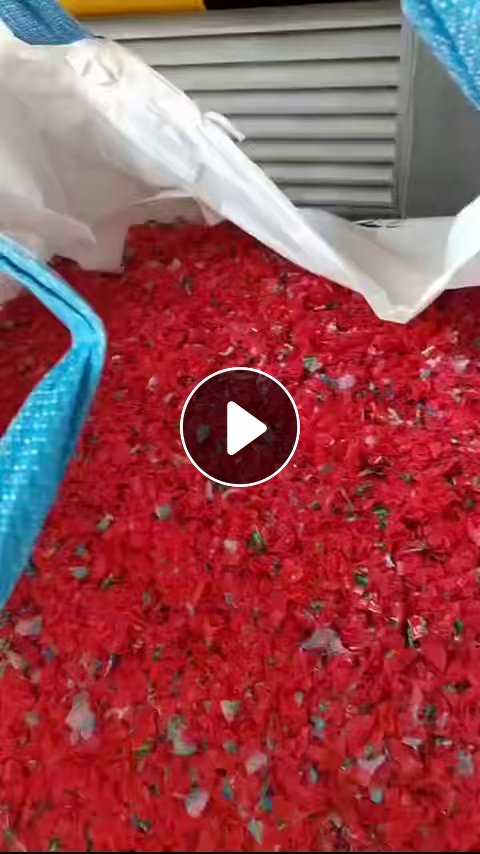 出售PE瓶盖破碎料，新的瓶盖直接干破的，现货10/20吨