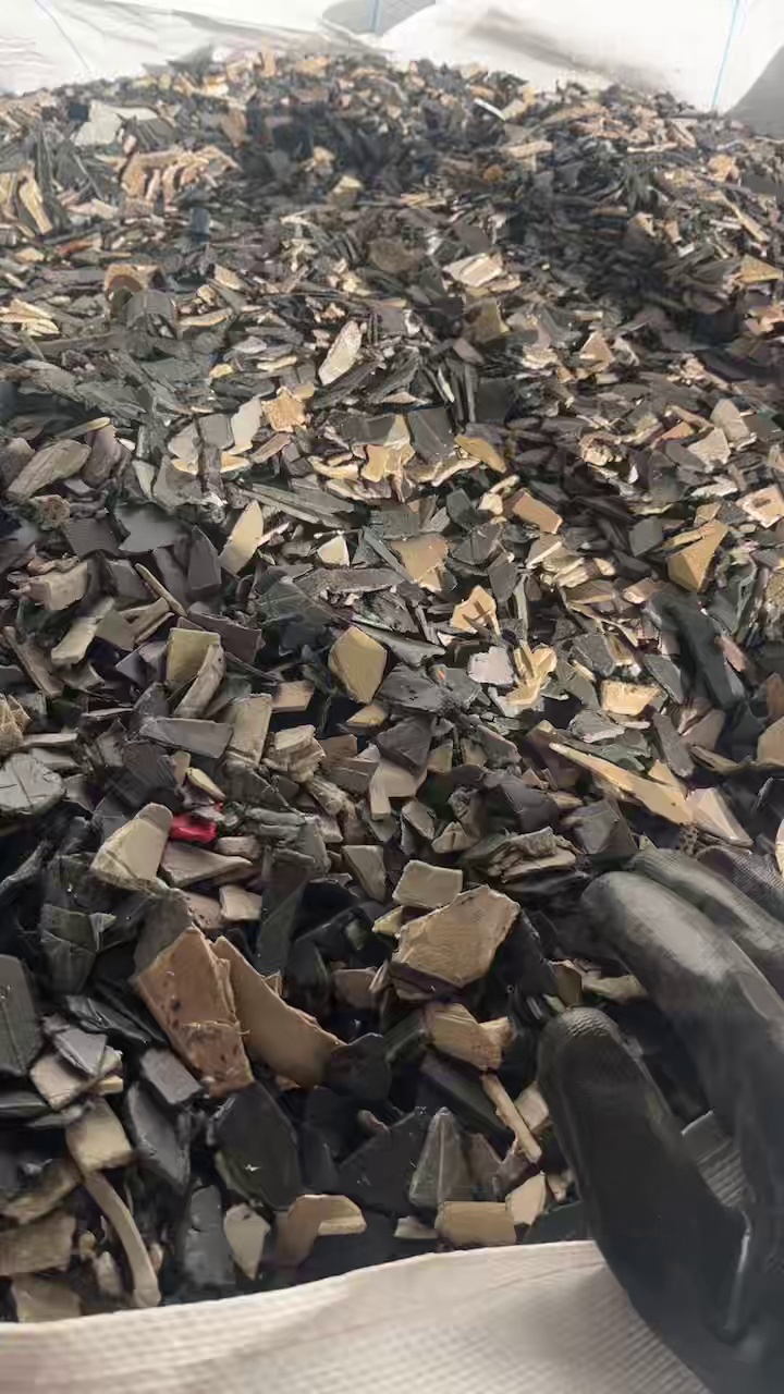 出售PP汽车内饰破碎料，清洗甩干的漂料，月供100来吨