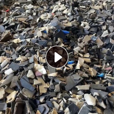 出售PP汽车内饰破碎料，除铁甩干，现货100多吨