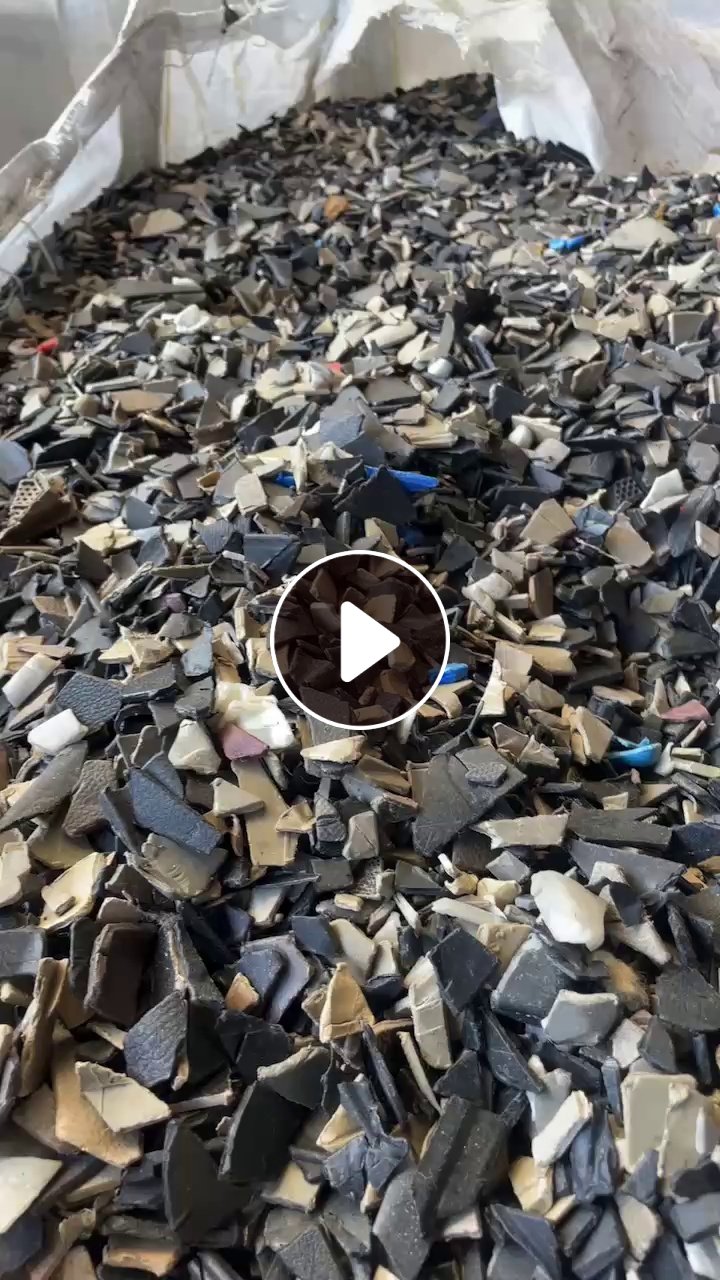 出售PP汽车内饰破碎料，除铁甩干，现货100多吨