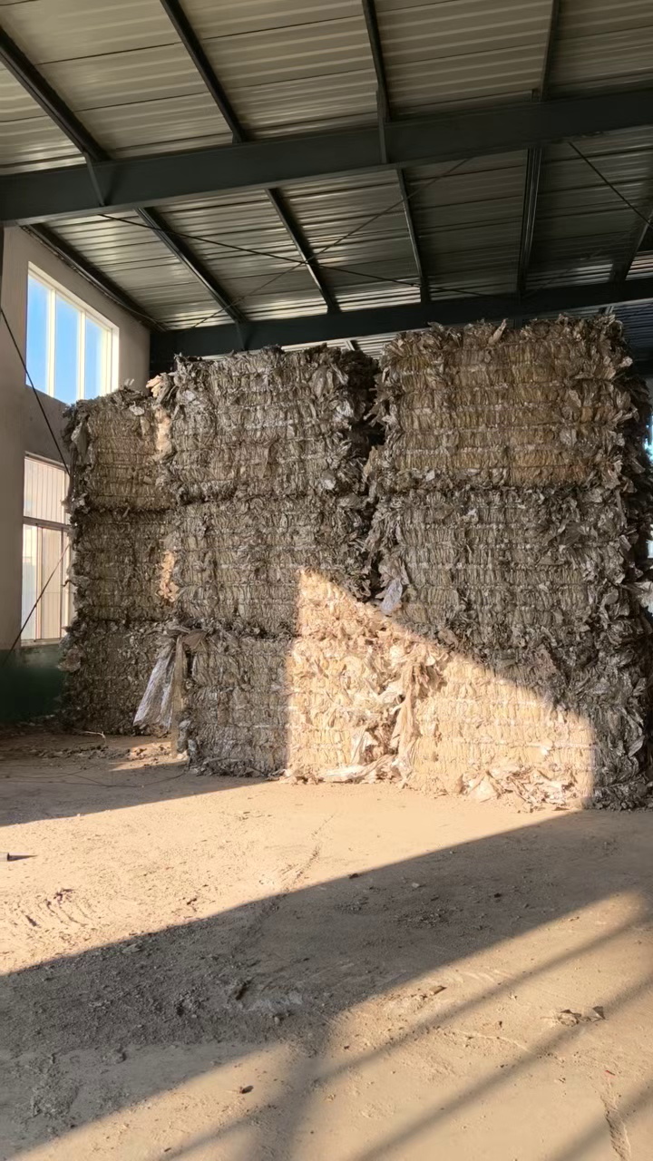 出售PET电子膜，现货17米5一车，长期有货