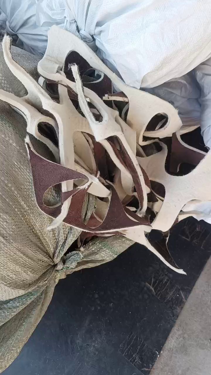 长期出售羊毛毡下脚料，羊毛毡边角料，一面是纯羊毛的