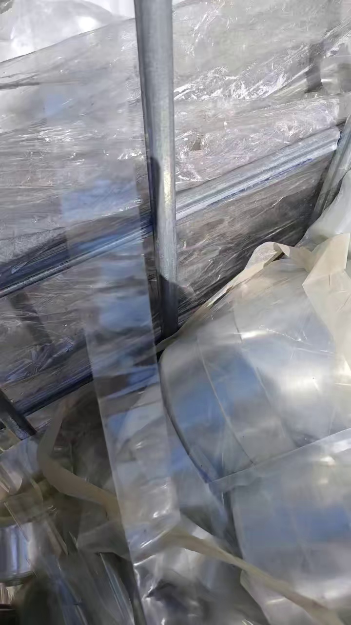 出售pet滑膜，小卷的也有压包料，月供100吨