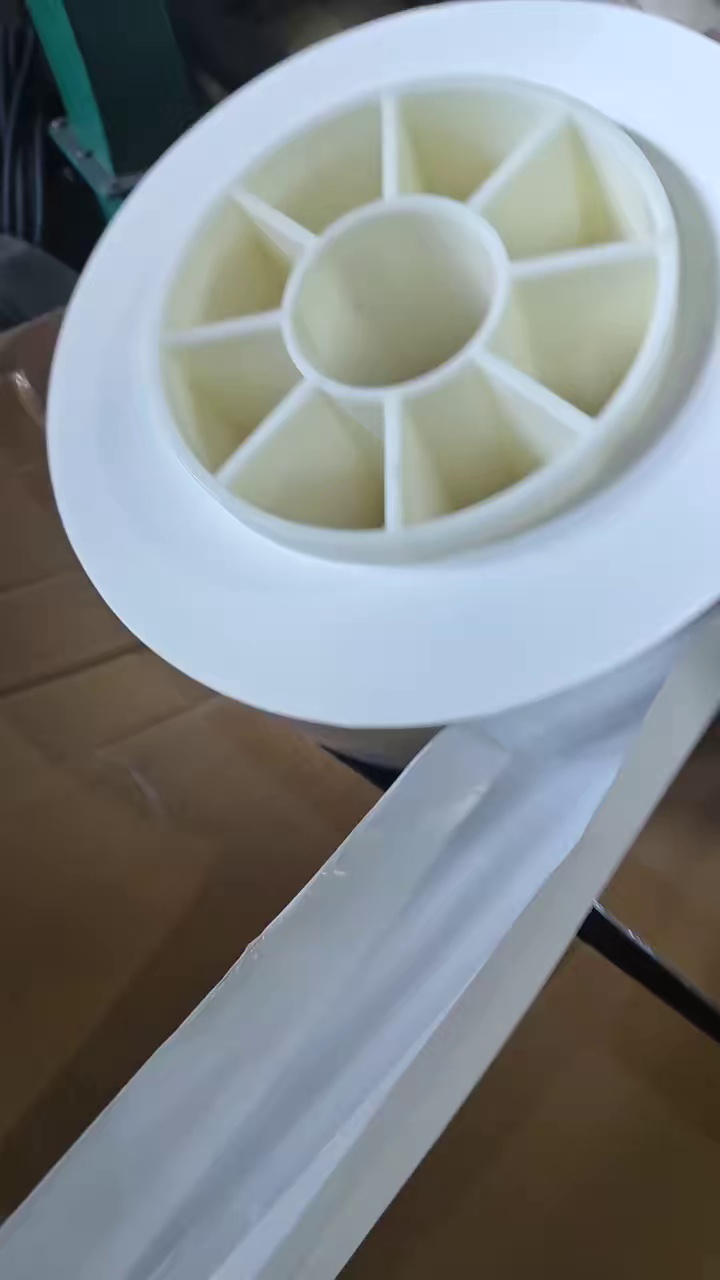 出售pe电池膜，拆解料跟卷膜都有