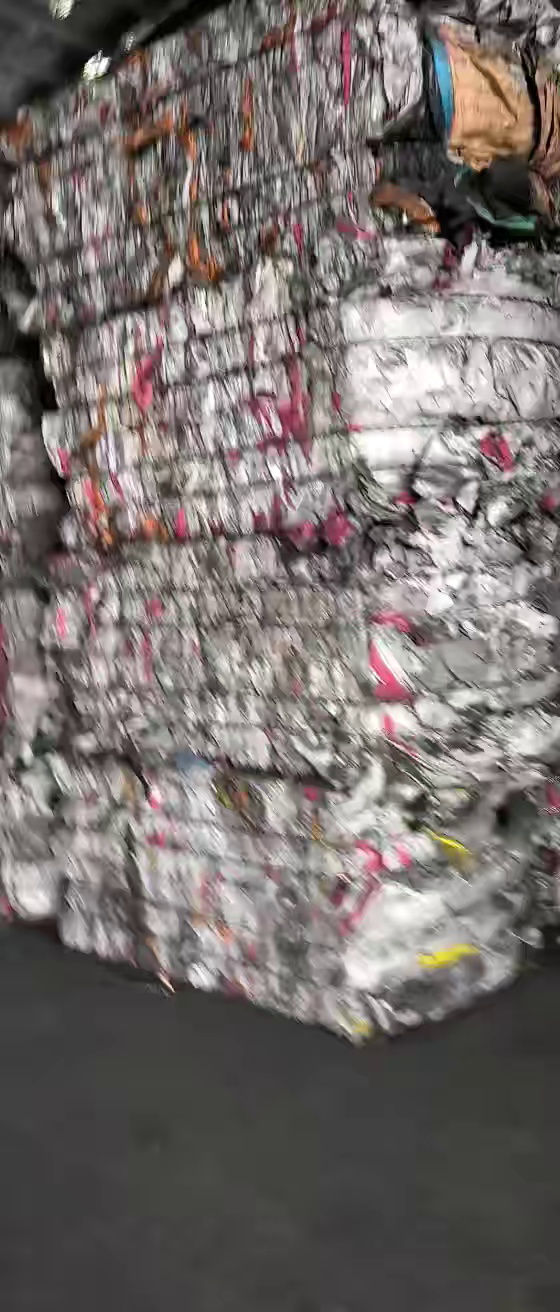 出售废旧吨包，装电池粉下来的，月供300吨