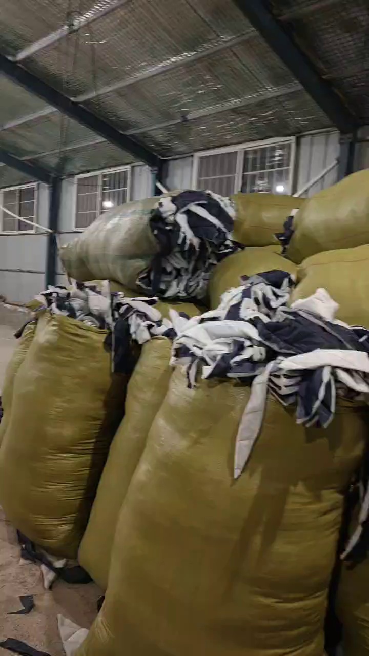 长期出售丝棉下脚料，绗棉边料，月供200包左右，货在河南新乡