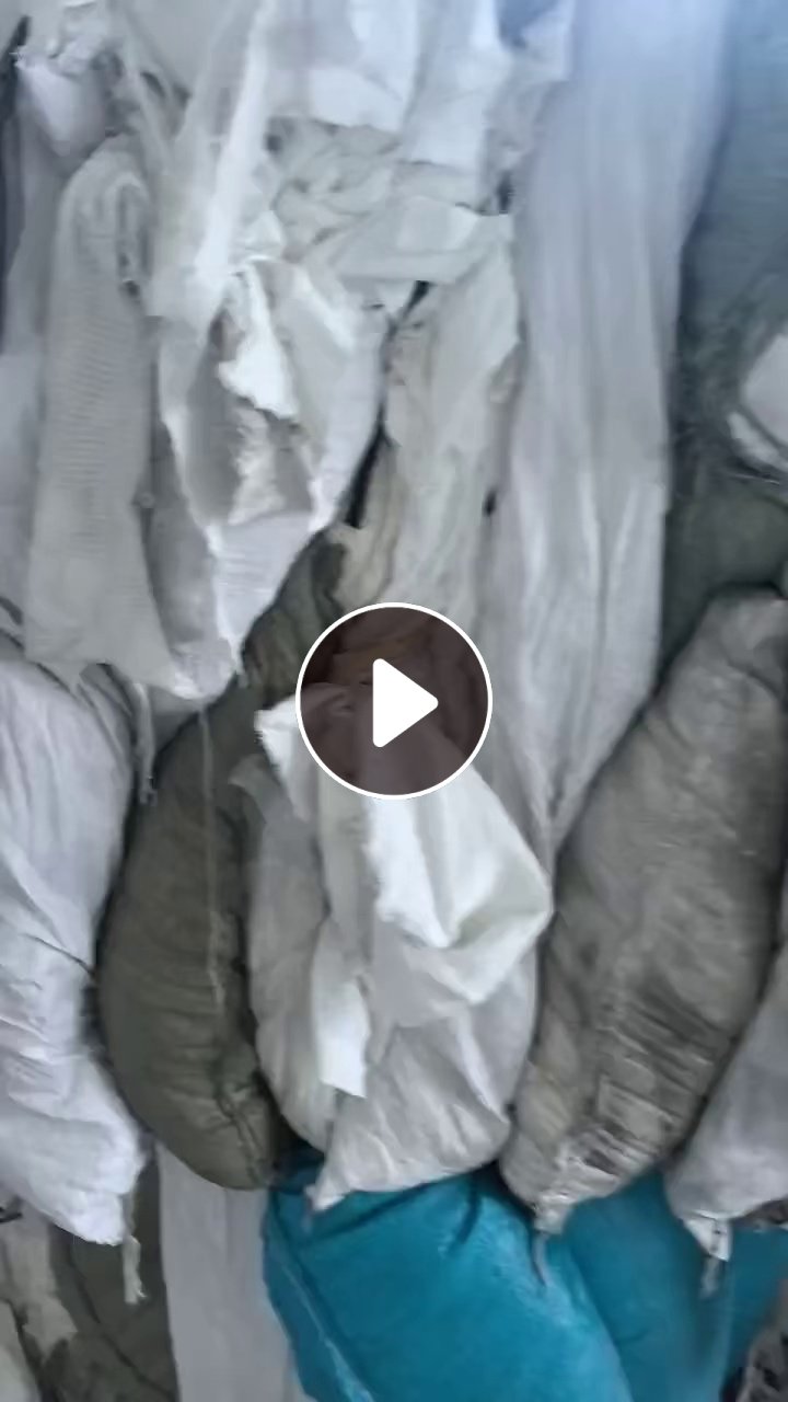 长期出售纯棉涤棉梭织布，本白漂白都放在一起，统货出，每个月有20多吨，货在安徽六安