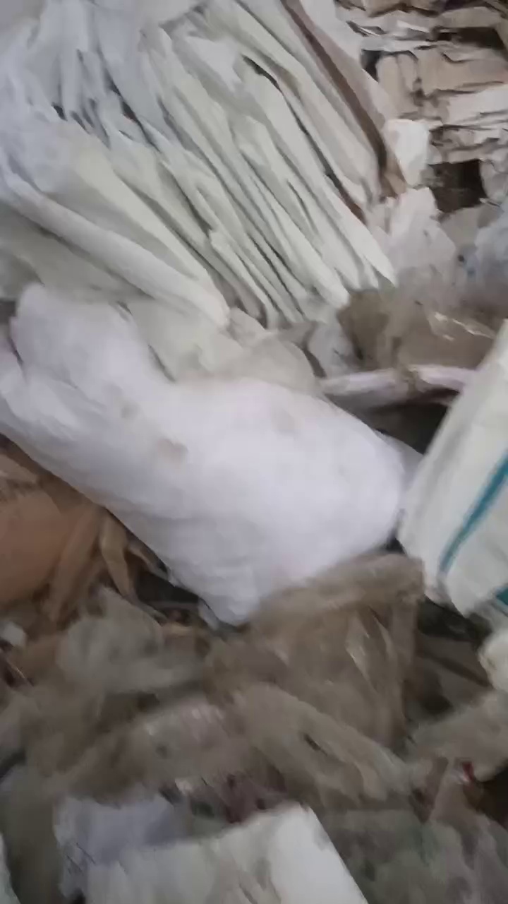 出售编织袋废料，装粉末下来的，有粉末，现货5吨