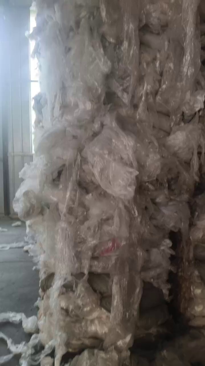 出售水洗缠绕膜，70%~80%缠绕膜，百分之二十三十小平板。现货三十几吨