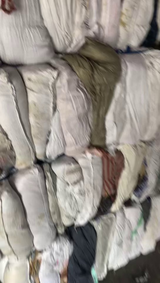 长期出售涤棉布边纱，杂色涤棉纱，含棉50%，现货近200吨，货在江苏南通