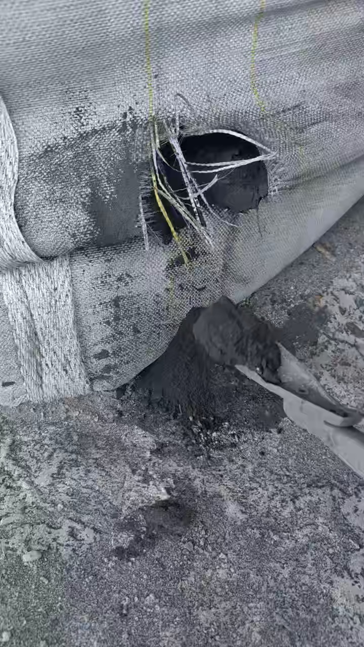 长期出售塑料炭黑，热值2千左右，现货100吨左右