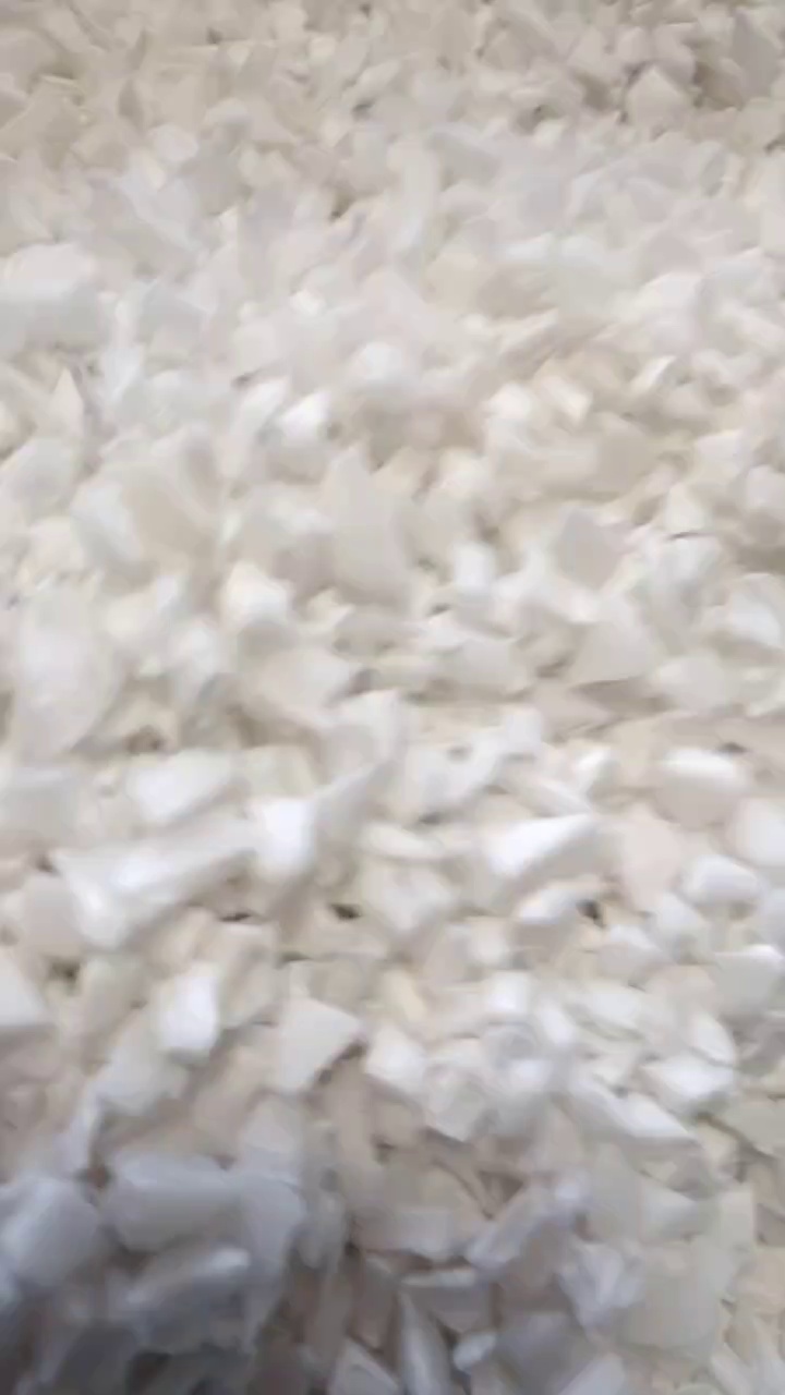 长期出售pe管芯破碎料，现货20吨左右