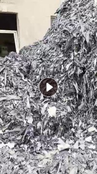 长期收购纯棉牛仔边角料，牛仔废布，可褪色牛仔废布，月需两百吨