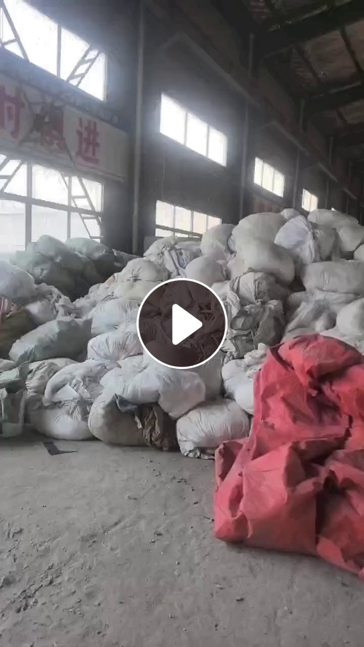 长期出售涤纶大块布，都是两三米以上的长度，可以做工程被，每个月有5车9米6