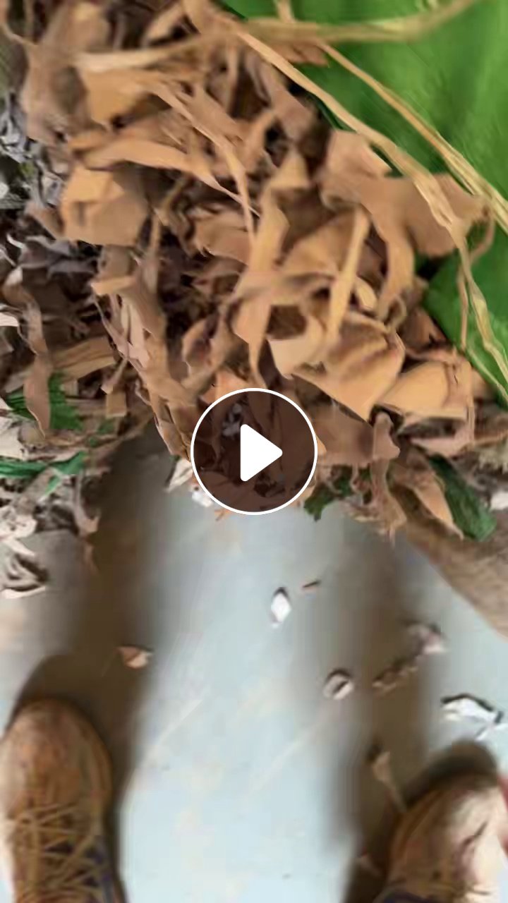 出售皮革边角料，手套下来的，有头层和二层的，有本色有杂色