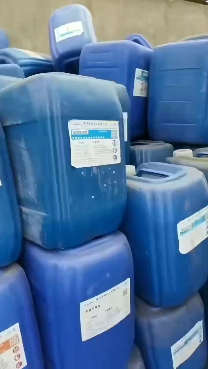 出售废旧小蓝桶，装消毒液的，没味道，一批次有1000多个