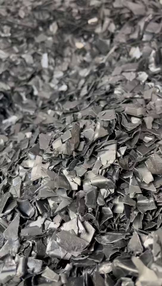 出售黑色PS吸塑盒破碎料，带标签跟不带标签的通粉，现货5吨，也有片材级的