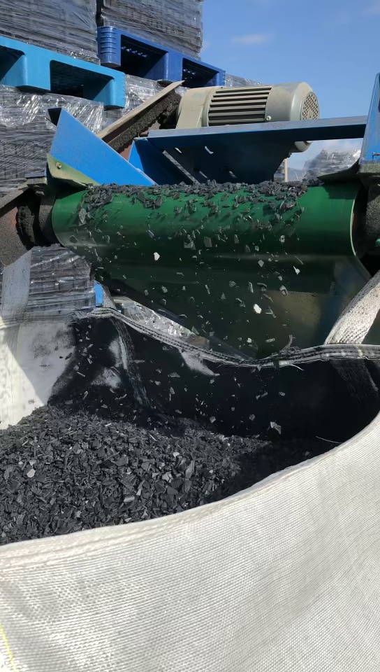 出售玻纤增强黑色PC/ABS破碎料  ，现货30吨