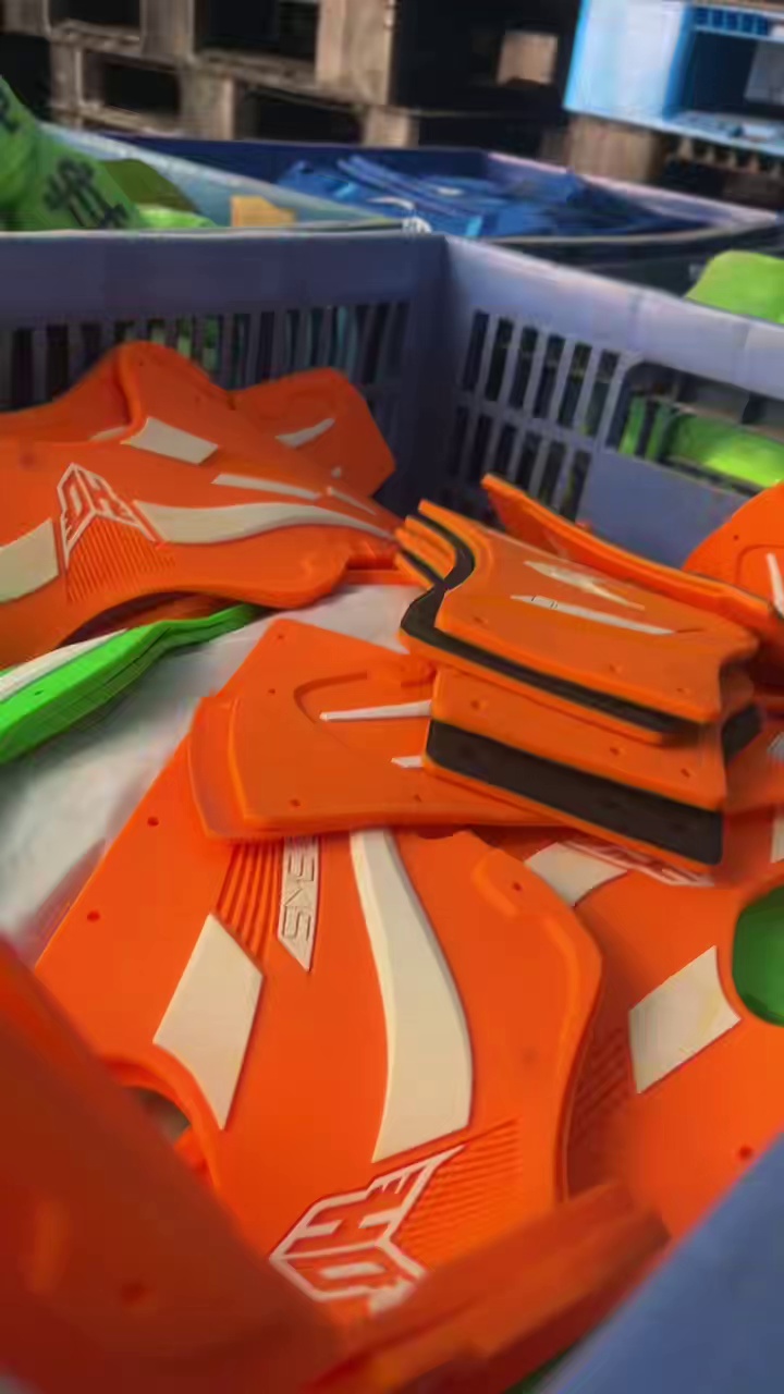 出售PVC滴塑边料，鞋厂下来的，现货5吨