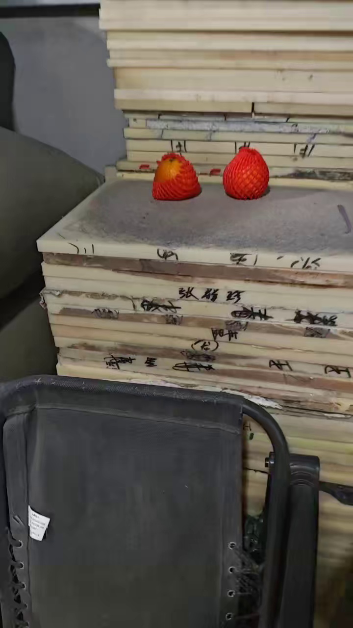 出售尼龙刨花，是尼龙板材下来的，现货4吨多