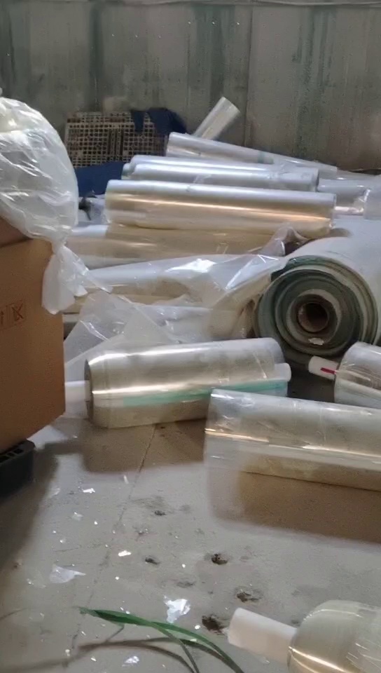 出售PET轻胶膜废料，卷筒散膜压包统货出，现货70吨左右