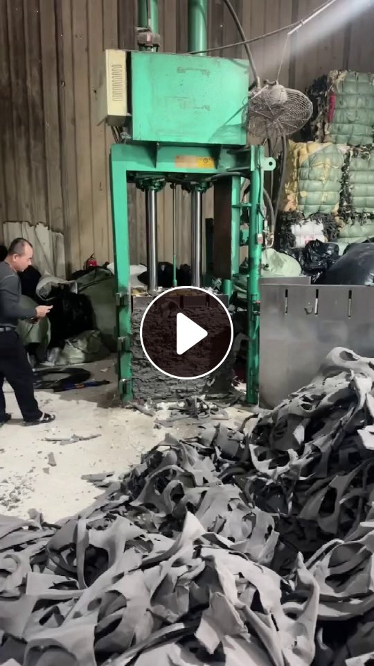 长期出售内衣海绵边角料，文胸海绵边料，有干净的也有带布，都有分开，货在广东汕头