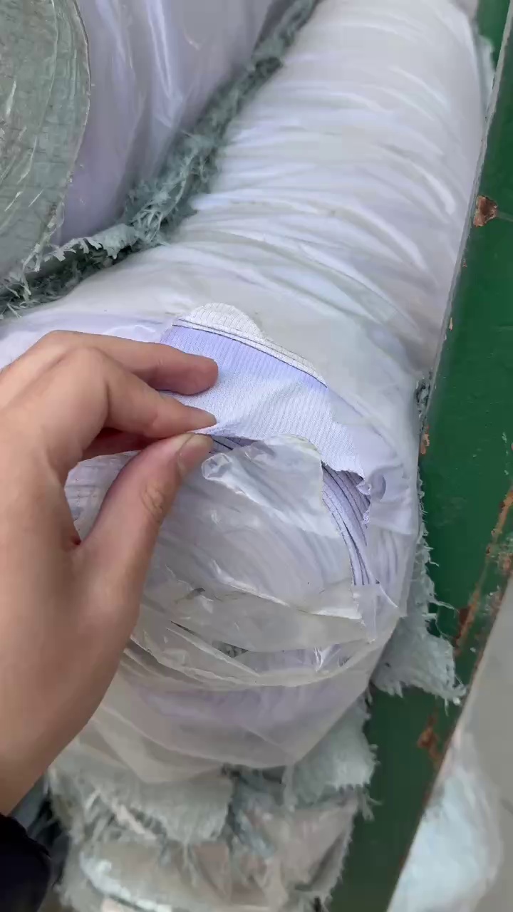 出售库存卷布，库存服装处理布，涤氨材质，也有涤棉空气层，大小卷都有，现货有3吨多