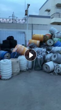 长期出售涤纶布条，雨衣厂下来的，带点轻胶，打绳用，现货十几吨，货在山东临沂