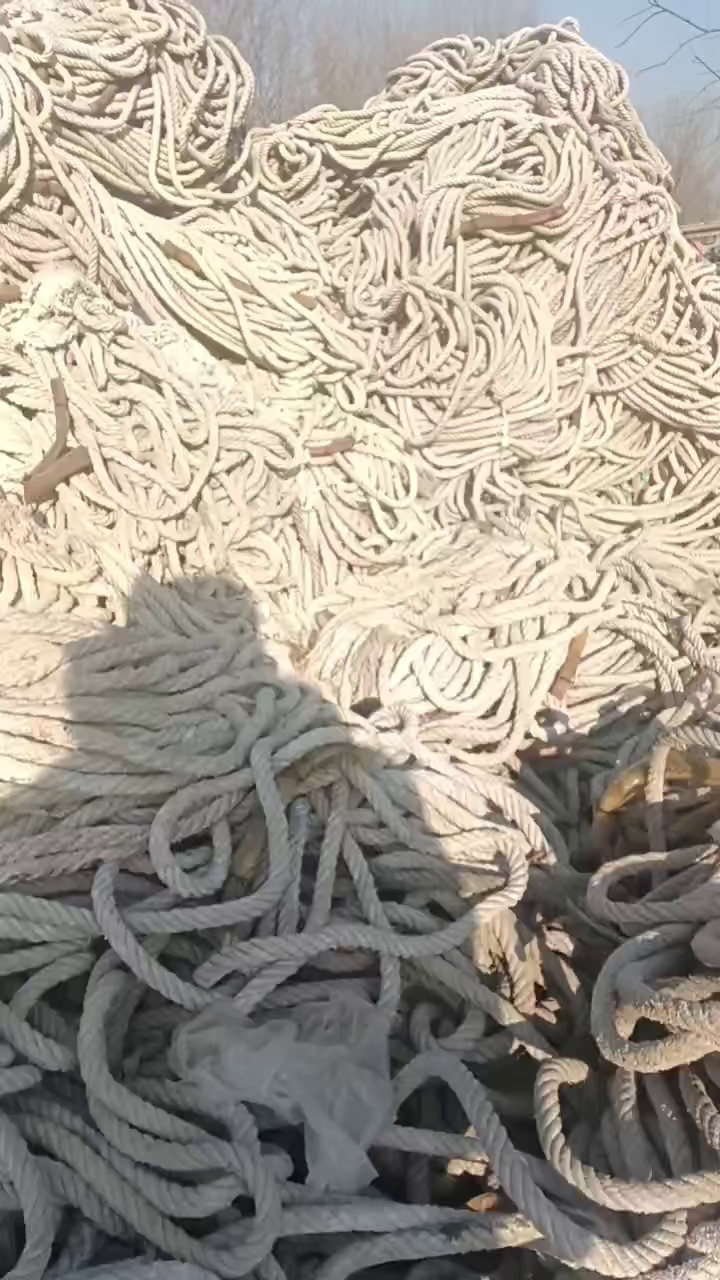 本厂求购船厂下来的丙纶缆绳，要粗一些的，只要纯的干净的，无油垢，每个月需要50吨左右。