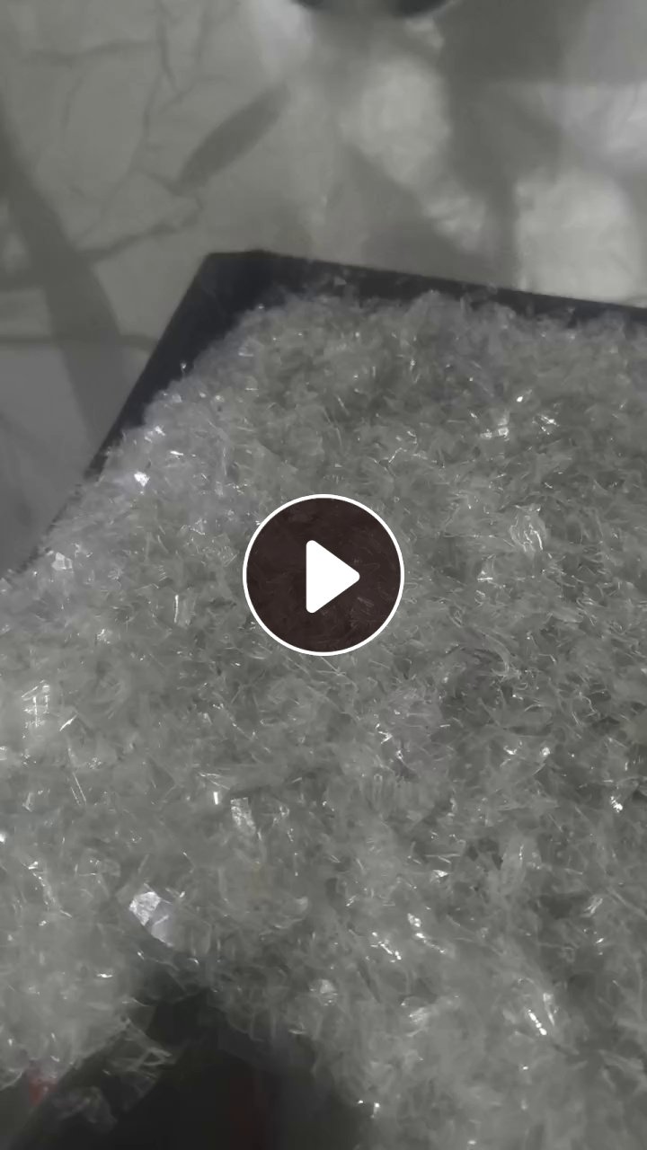 出售B级PET吸塑盒破碎料，现货够六米八一车，也有黑色吸塑盒破碎料