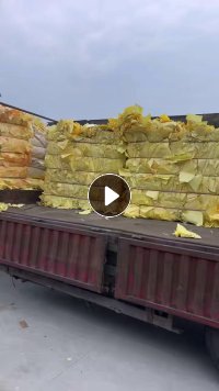 长期出售淋膜纸压包料，黄色白色分开打包，白色居多，黄色很少