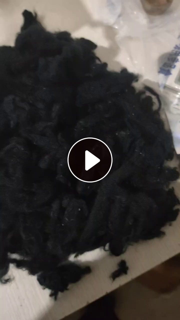 长期出售羊皮上剪下来的纯羊毛，羊毛料，都是黑色的，可以用来增加毛度，月供十几吨