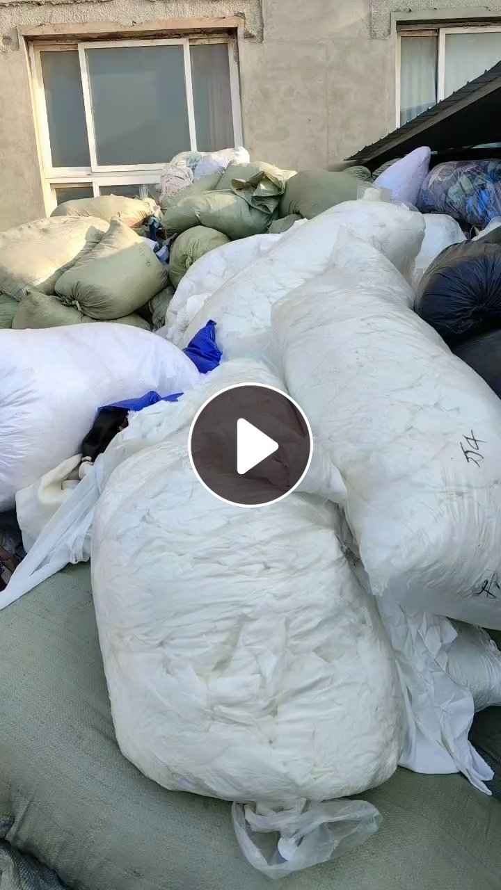 长期出售窗帘废布，窗帘边角料，涤纶废布，什么颜色都有，统货走，现货30吨