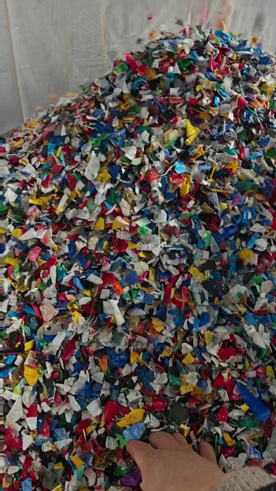 出售PP涂料桶破碎料，花桶破碎料，现货一挂，冲击36