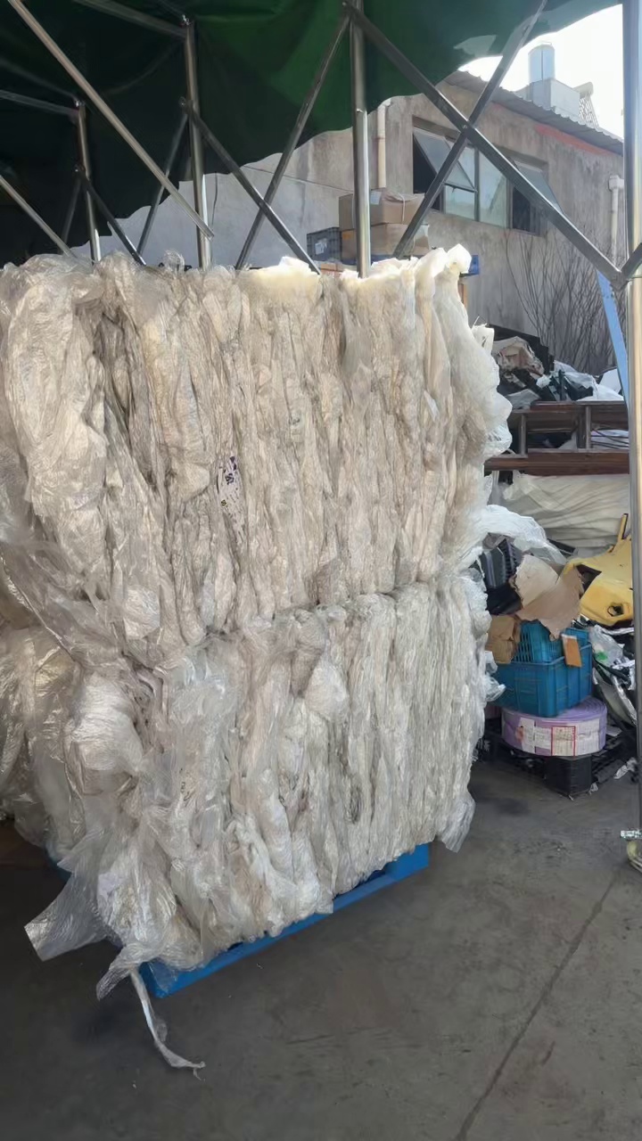 出售干造高压膜，主要是缠绕膜，月供50吨