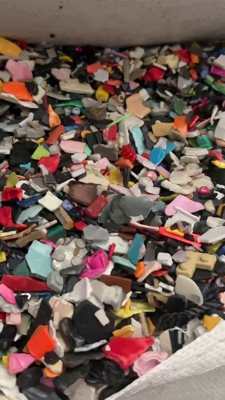 出售日杂ABS破碎料，现货40吨.每个月400多吨