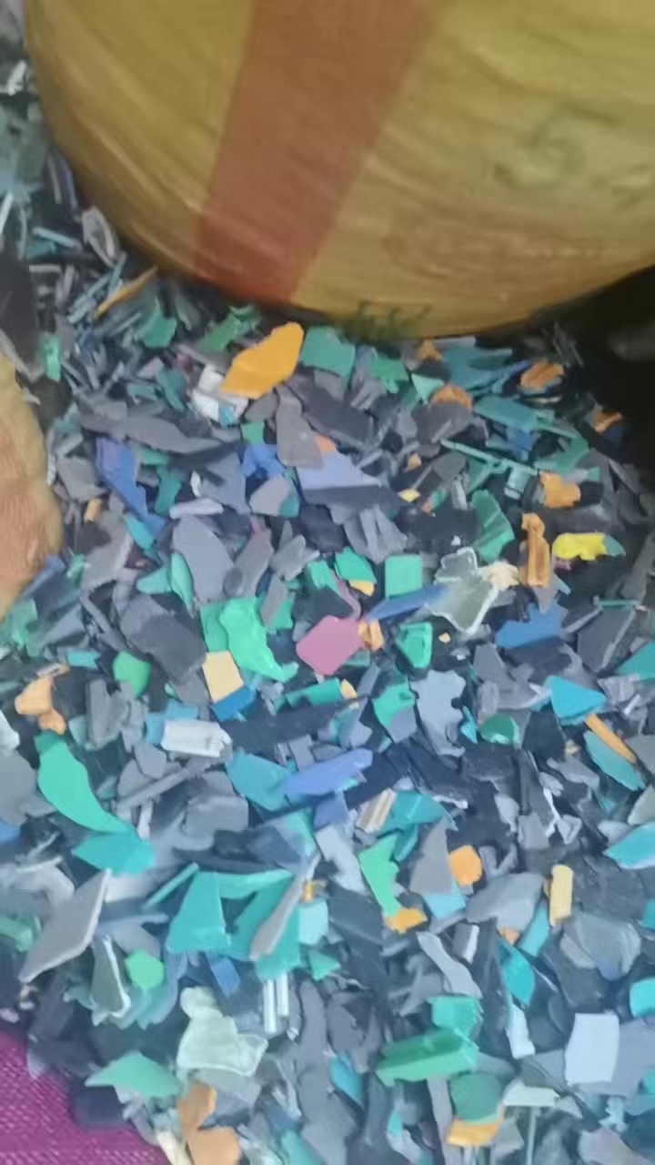 出售阻燃ABS破碎料，白色的捡了出去