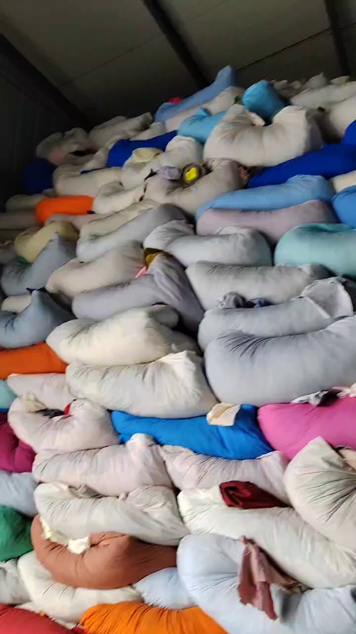 长期出售涤纶废布，涤纶造粒布，分白色跟混色，月供300多吨，货在江苏苏州