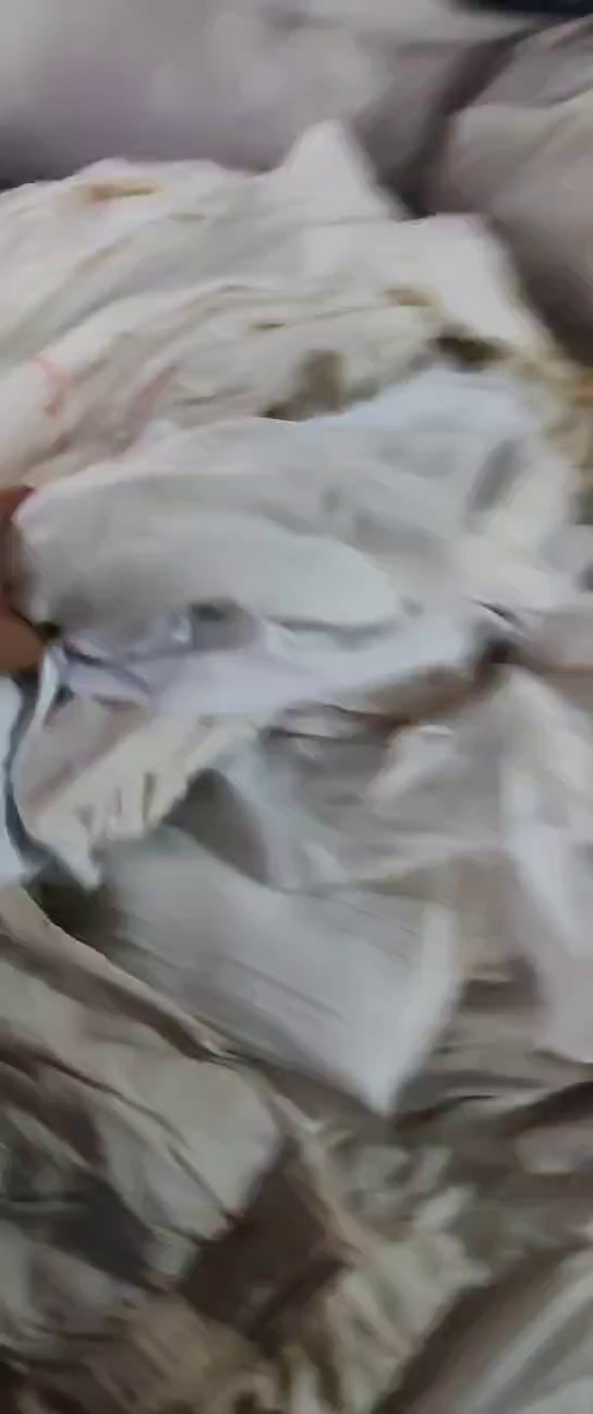长期出售旧衣服大白，白料，开花料，现货有9.6米一车，货在江苏南通