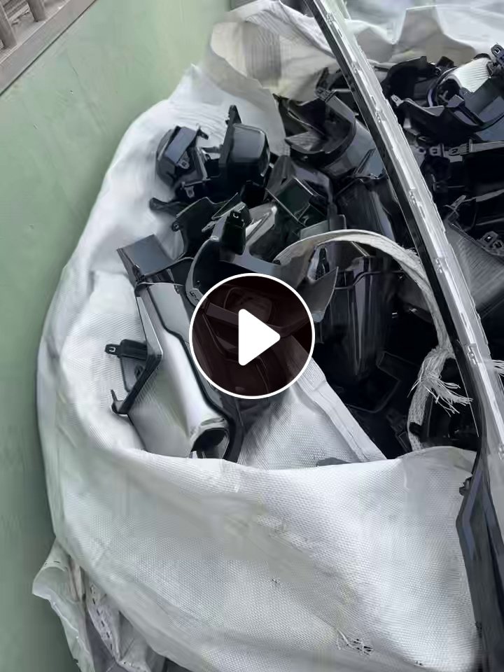 出售汽车下来的PEI废料，毛料和破碎料都有，长期有货