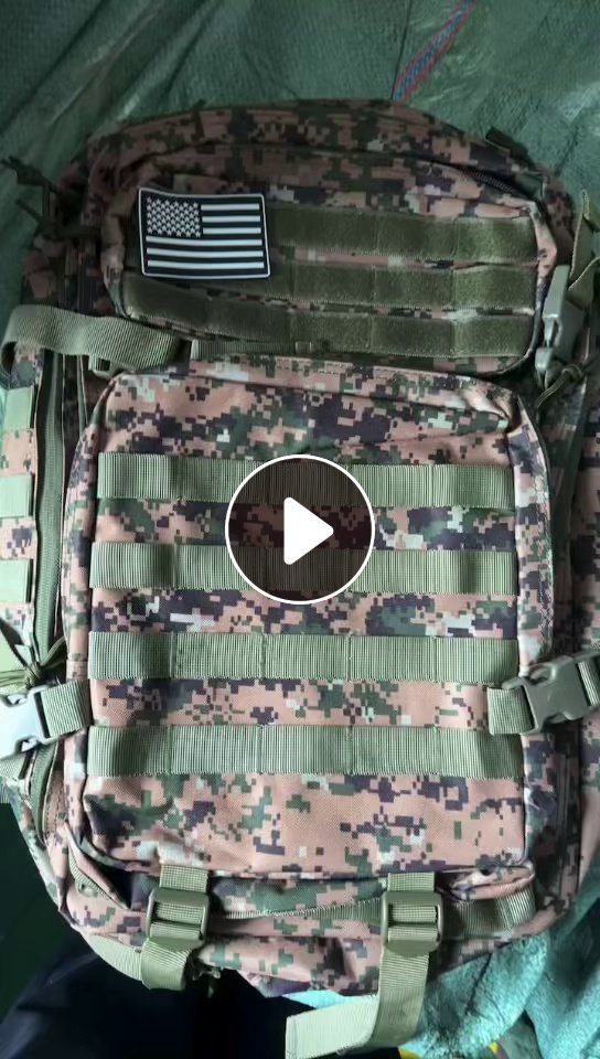 出售库存双肩包，库存包包，迷彩双肩包，现货有900多个，货在广东东莞