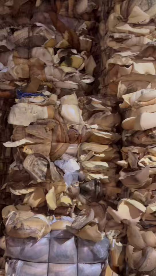 长期出售汽车坐垫海绵，废海绵，各种海绵边角料，现货有3个柜