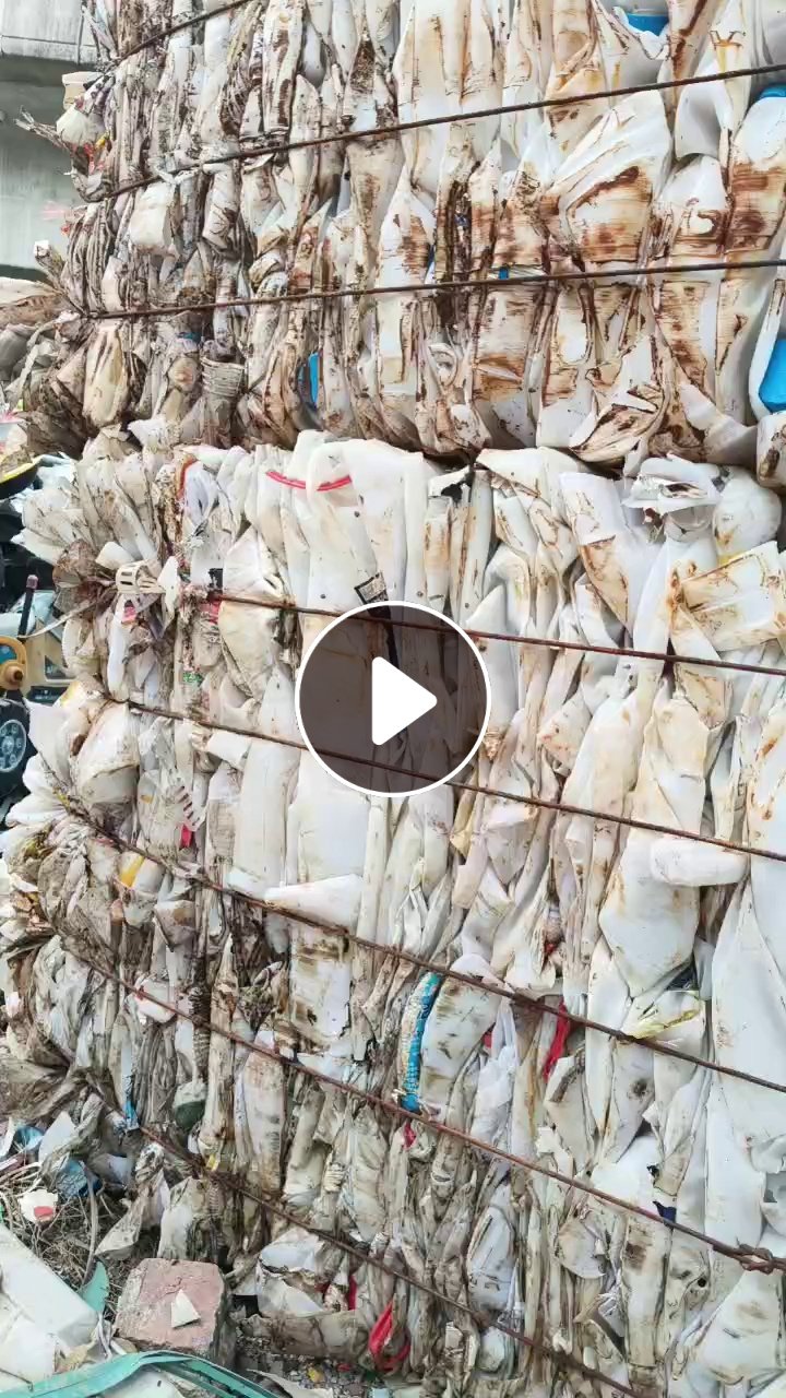 出售PE酱油壶压块，现货8吨左右